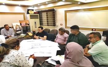 رئيس مدينة الأقصر يناقش ويراجع (٧) مخططات تنفيذية للأحوزة العمرانية