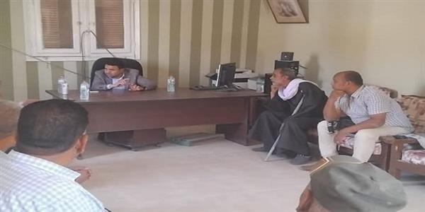 رئيس مدينة القرنة يترأس لقاء "اليوم المفتوح" بقرية الأقالتة للوقوف على شكاوى ومتطلبات الأهالي 