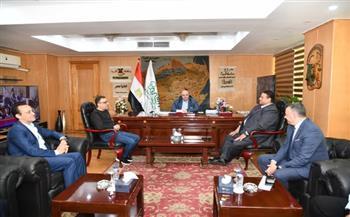 محافظ الفيوم يبحث آليات تعزيز التعاون مع مسئولي شركة بتروسيلا في المجالات الخدمية 