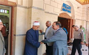 بحضور المحافظ والقيادات التنفيذية والشعبية.. مدير أوقاف سوهاج يشهد صلاة الجمعة بمسجد الشرطة