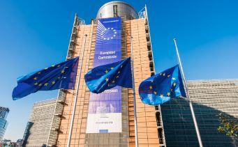 رئيسة المفوضية الأوروبية تدعو لتأمين الممرات المائية