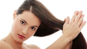 هل الترطيب يسرع نمو الشعر؟.. تعرفي على نظرية الرطوبة