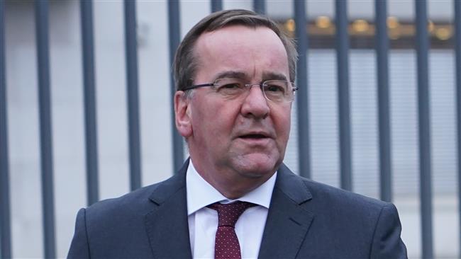 وزير الدفاع الألماني يعلن إرسال سفن حربية ​​استعدادًا لانتشار محتمل في مضيق هرمز