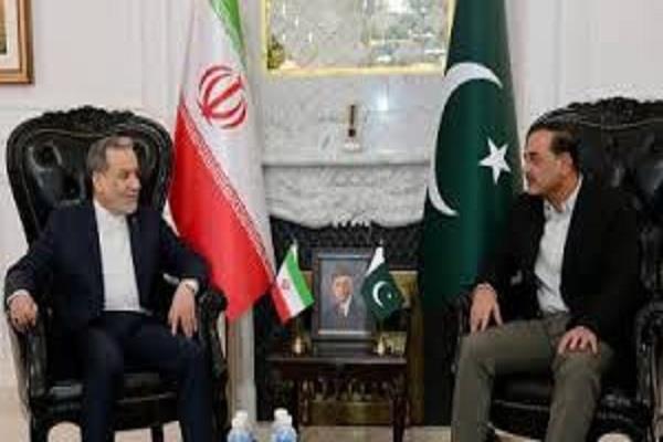 «لم نأتِ للقاء الأمريكيين».. عراقجي في زيارة إلى باكستان دون تفاوض