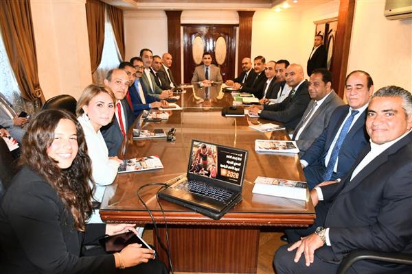 وزير الرياضة يجتمع بمجلس اتحاد التجديف لاستعراض الرؤية المستقبلية 