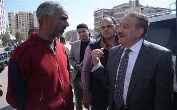 خلال جولته الميدانية بحي المناخ.. محافظ بورسعيد يوجه بتكثيف و إزالة الإشغالات وفرض الانضباط بالشوارع