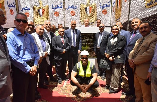 محافظ أسيوط يضع حجر الأساس لكوبري سيارات جديد أعلى السكة الحديد بمنطقة السادات