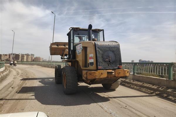 محافظ الجيزة يتابع رفع كفاءة النظافة والتطوير بكوبري وإلى المنيب بحي جنوب الجيزة 