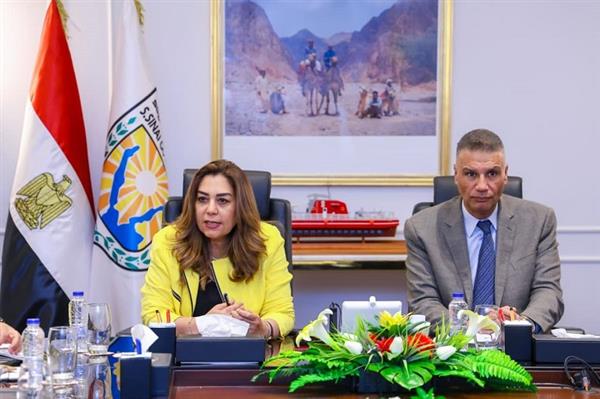 وزيرة التنمية المحلية ومحافظ جنوب سيناء يستعرضان الموقف التنفيذي لمشروع شرم الشيخ مدينة خضراء 