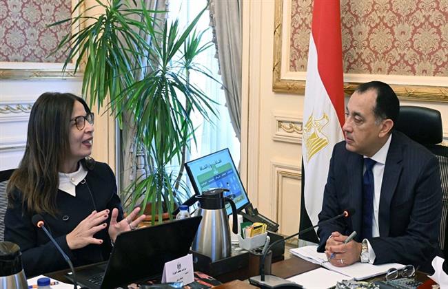 رئيس الوزراء يستعرض مع وزيرة الثقافة الأهداف الاستراتيجية للوزارة ونشاطها في الفترة من فبراير وحتى أبريل 2026