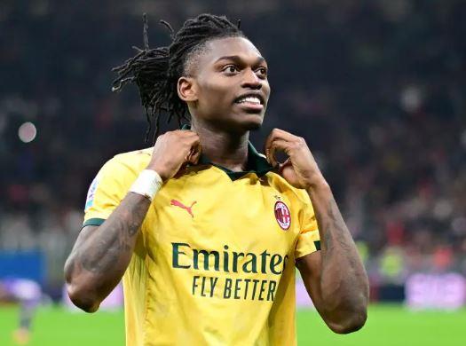 ميلان يفتح الباب لرحيل رافائيل لياو في الصيف