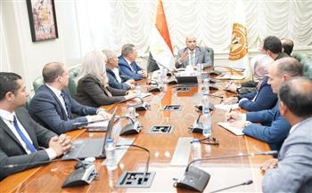 وزير العمل: تذليل العقبات أمام المستثمرين أولوية 