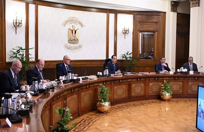 رئيس الوزراء يتابع الخطط التنفيذية لتنمية سيناء