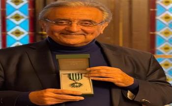 وزيرة الثقافة تهنئ رمزي يسى لمنحه وسام فارس للفنون والآداب من فرنسا