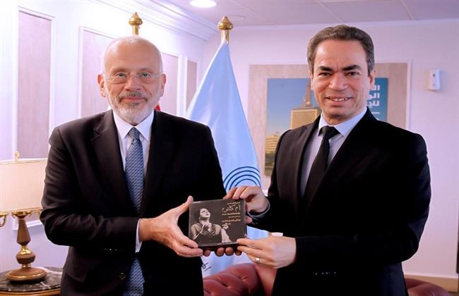 سفير اليونان يزور مسرح ماسبيرو ويشيد بالعلاقات بين القاهرة وأثينا