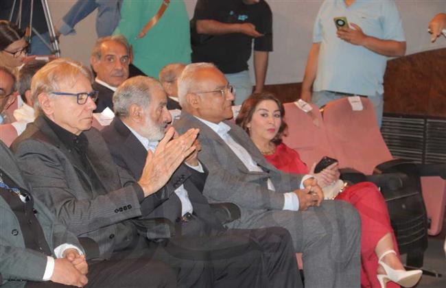 ختام مهرجان جمعية الفيلم في دورته الـ52 بالنشيد الوطني وتكريم داوود عبد السيد  