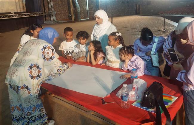 عروض الفنون الشعبية وكورال الأطفال في احتفالية ذكرى تحرير سيناء بأسوان 