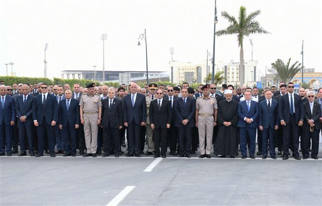 الرئيس السيسي يتقدم مشيعي جنازة اللواء كمال مدبولي| صور