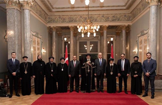 البابا تواضروس يزور القنصلية المصرية بإسطنبول