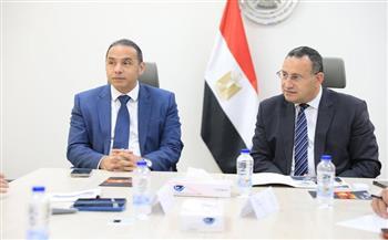 وزير التعليم العالي يبحث مع رئيس الرقابة المالية فرص الاستفادة من الأنشطة غير المصرفية 