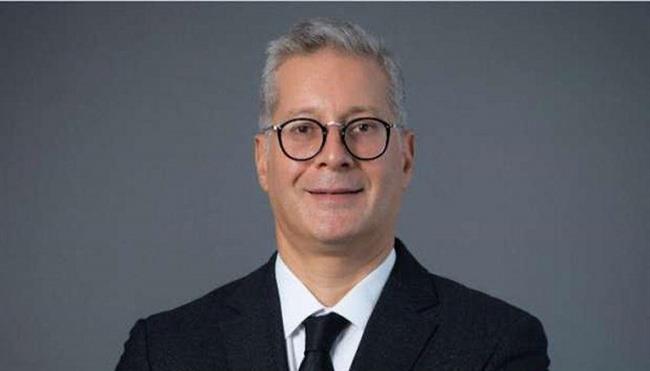 وزير البترول ينعى رئيس الوزراء في وفاة والده  