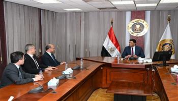 وزير الصناعة يبحث مع مجموعة صافولا للأغذية خطط التوسع في السوق المصري