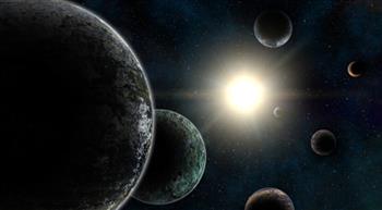 يتصرف بشكل غريب.. اكتشاف نظام كوكبي شاذ