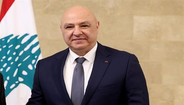 الرئيس اللبناني يبحث مع وزيري الدفاع والداخلية وقائد الجيش الأوضاع الأمنية في البلاد 