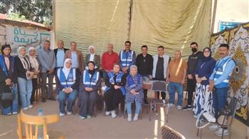 مؤسسة "حياه كريمة" بالتنسيق مع جامعة الزقازيق  نفذت قافلة طبية شاملة بقرية ميت العز  التابعة لمركز فاقوس" 