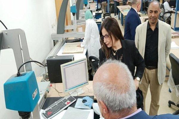 جولة تفقدية لوزيرة الثقافة بدار الكتب والوثائق القومية 