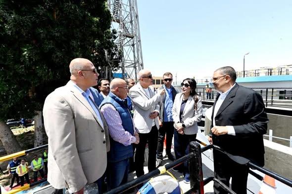 وزيرة الإسكان ورمحافظ الأقصر يتفقدان محطة مياه الأقصر الغربية 