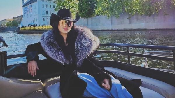 مي عمر بإطلالة كاجوال أنيقة تخطف الأنظار على إنستجرام