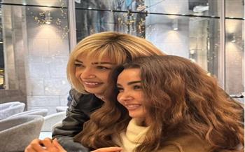 هنا الزاهد تحتفل بوالدتها في أحدث ظهور: "سندي وأجمل أم"