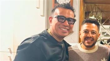 محمود الليثي يثير الجدل بصورة مع محمد حماقي.. هل يجتمعان في عمل غنائي جديد؟