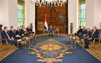 الرئيس السيسي يثمن الزخم المتنامي في العلاقات مع روسيا على صعيد التبادل التجاري والمشروعات المشتركة