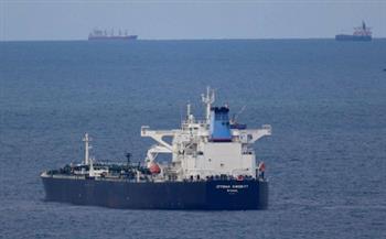 «بلومبرج»: ناقلات نفط إيرانية تتجمع قبالة ميناء تشابهار خارج الخليج قرب خط الحصار الأمريكي