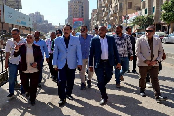 محافظ سوهاج يتفقد أعمال التطوير بشارع المحطة ويوجه بالالتزام بالجدول الزمني والمعايير القياسية 