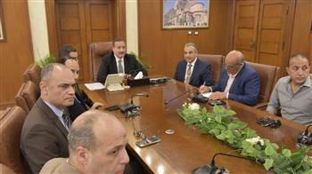 محافظ بورسعيد يناقش مقترح إنشاء كوبري بورسعيد العائم الجديد للربط بين مدينتي بورسعيد وبورفؤاد 