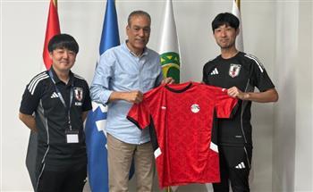 مصطفى عزام يستقبل بعثة منتخب اليابان للناشئين 