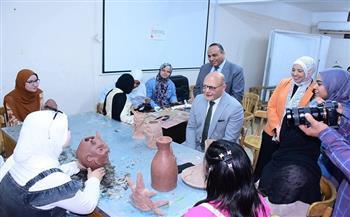 رئيس جامعة سوهاج يشيد بتميز الطلاب في التدريبات العملية بكلية التربية النوعية 