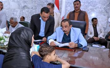 محافظ سوهاج يبحث شكاوى وطلبات المواطنين خلال اللقاء الجماهيري الأسبوعي 