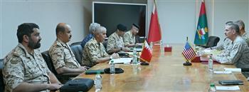 البحرين والولايات المتحدة تبحثان التعاون والتنسيق العسكري المشترك 
