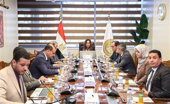 وزيرة التنمية المحلية والبيئة تستعرض ملامح الخطة السنوية الجديدة لمواجهة التحديات الراهنة