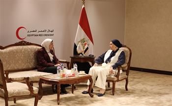 الهلال الأحمر المصري يستقبل «السنباطي» وسفراء المجلس القومي للطفولة