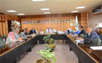 جامعة أسيوط تعقد اجتماع مجلس إدارة صندوق المدن الجامعية وتستعرض جهود إعادة التدوير وترشيد الإنفاق
