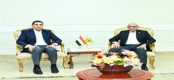 ضمن احتفالات عيد تحرير سيناء.. وزير الشباب والرياضة يلتقي المحافظ خالد مجاور 