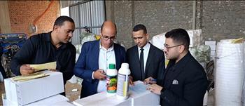 حماية المستهلك يوجه ضربة حاسمة لغش المبيدات الزراعية.. ضبط 10 أطنان في البدرشين