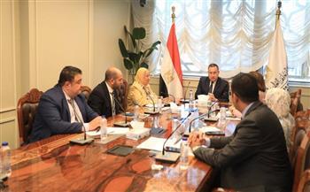 وزير التعليم العالي يعقد اجتماعًا مع اللجنة الفنية للتصنيفات الدولية لمؤسسات التعليم العالي المصرية 
