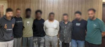 القبض على 8 أشخاص لاتهامهم بانتحال صفة والاستيلاء على مبلغ مالي بالقاهرة والجيزة