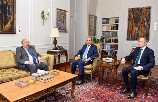 مباحثات بين وزير الخارجية ورئيس اللجنة الوطنية لمكافحة الهجرة غير الشرعية لتعزيز جهود الدولة